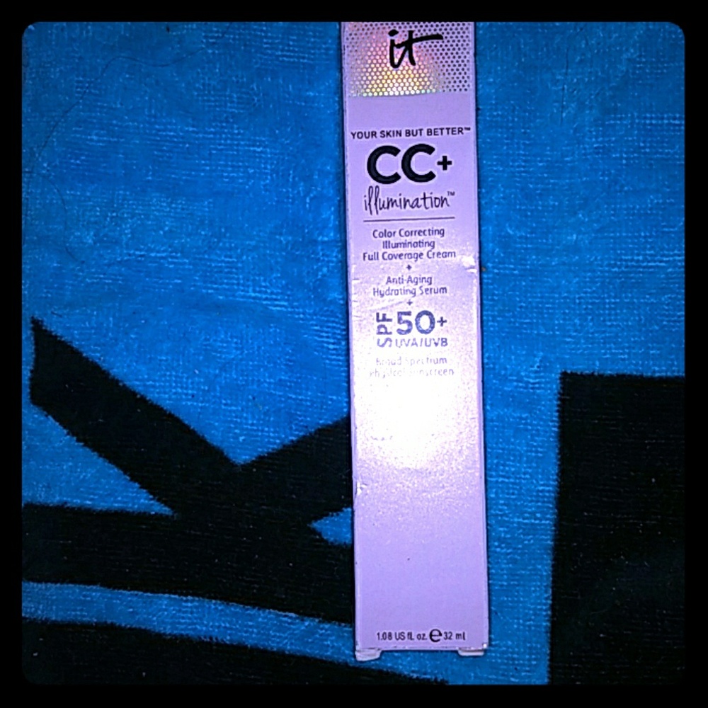 BNWT It cosmetics CC+ illuminating cream